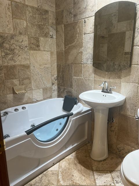 Tiny photo for 720 Ambleside Road, Des Plaines, IL 60016 (MLS # 12471325)