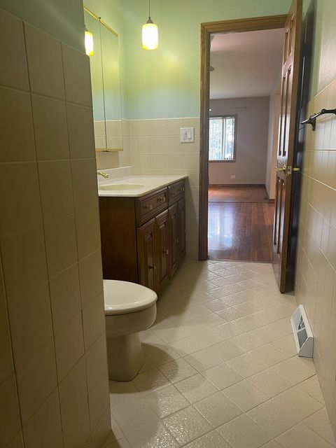 Tiny photo for 720 Ambleside Road, Des Plaines, IL 60016 (MLS # 12471325)