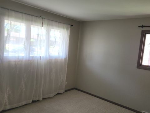 Tiny photo for 720 Ambleside Road, Des Plaines, IL 60016 (MLS # 12471325)
