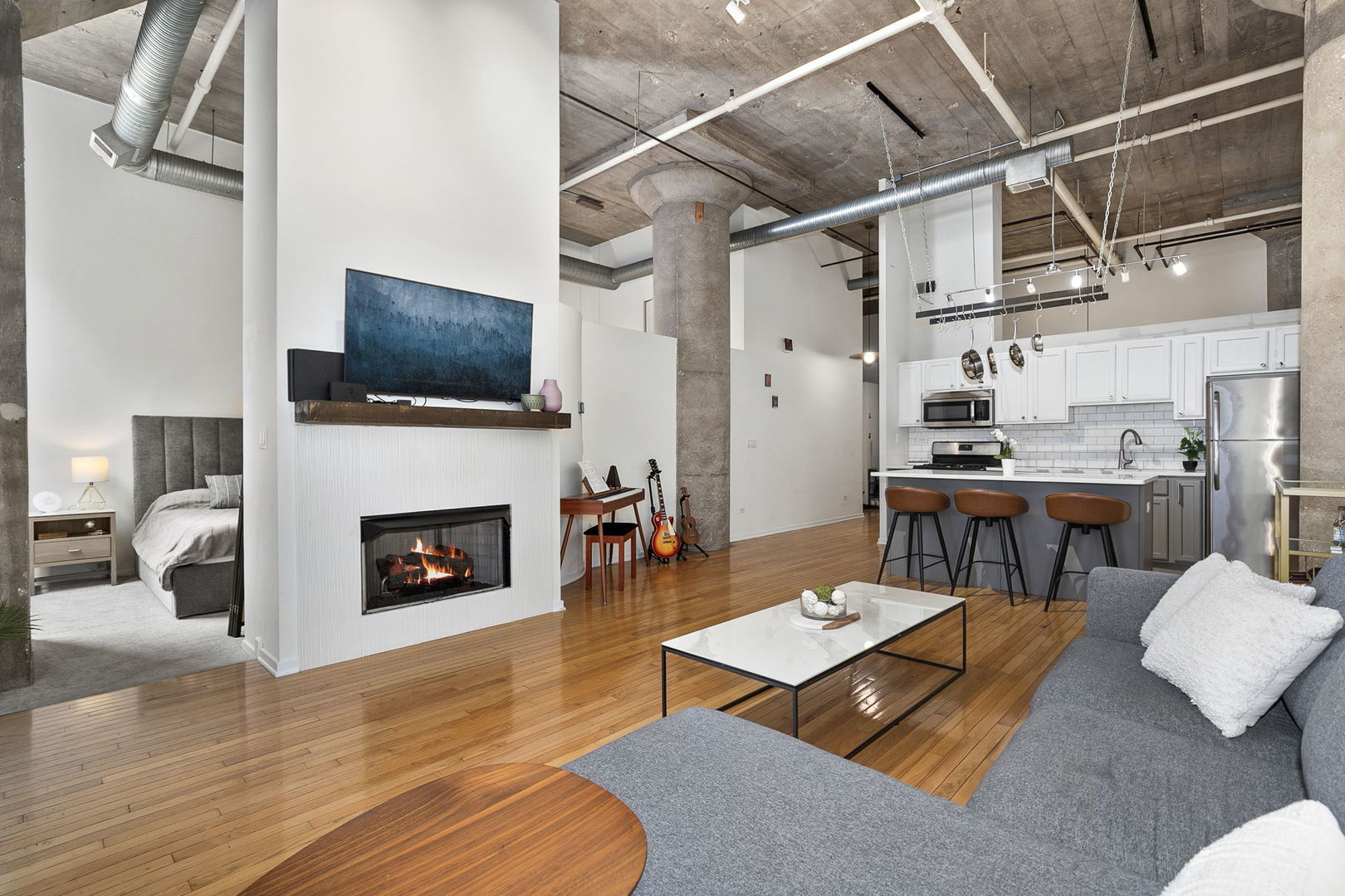 360 W Illinois Street 2C