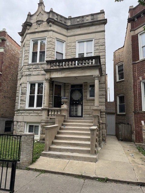 Photo 1 of 9 — 3919 W Monroe Street, Chicago, IL 60624
