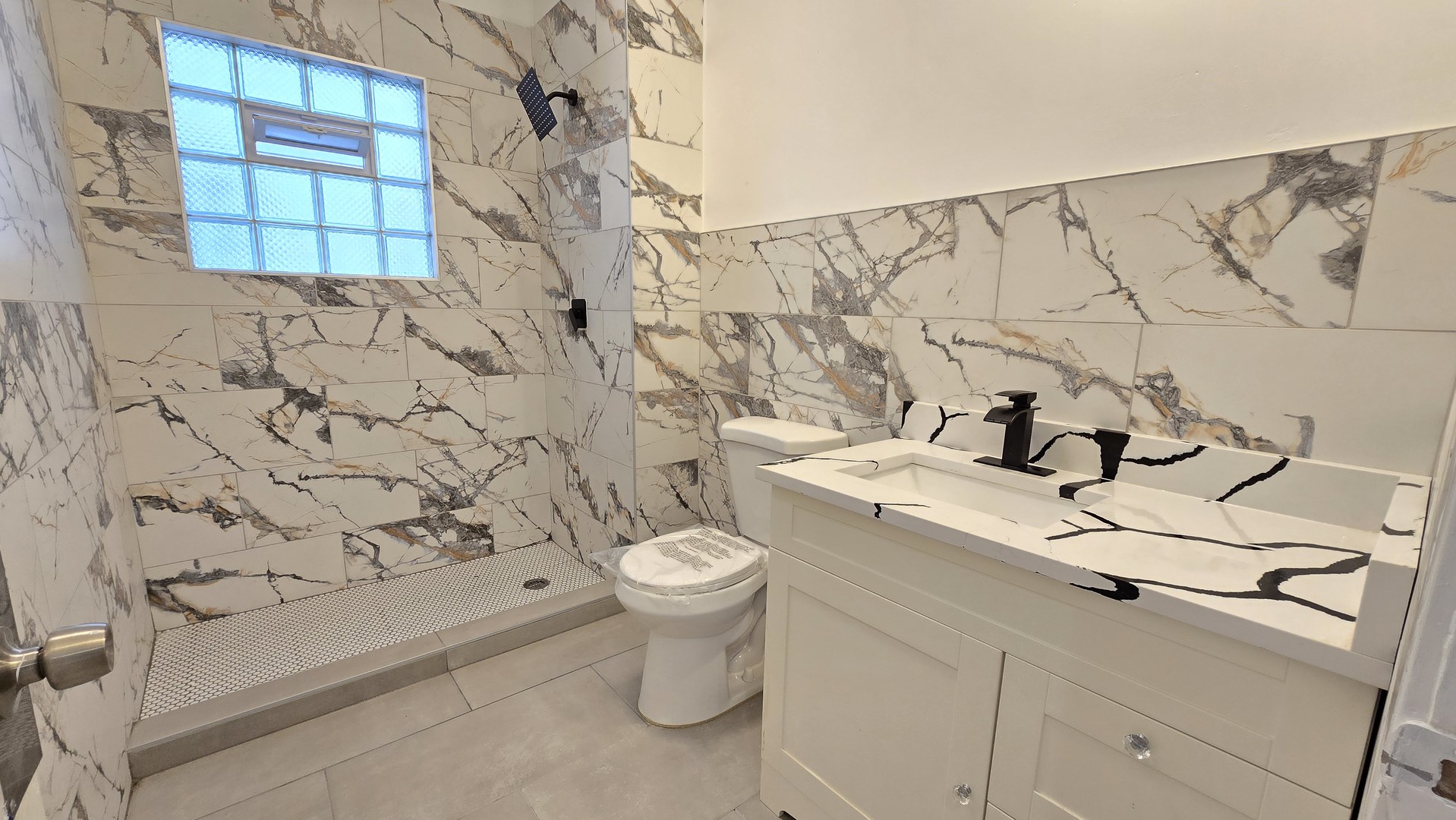 624 N Leclaire Avenue