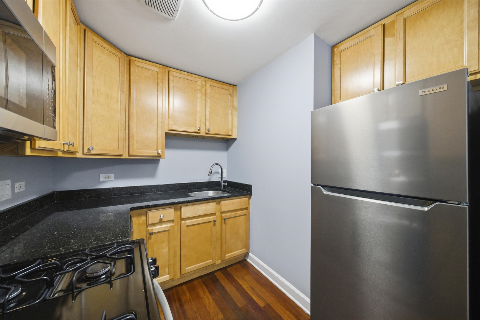 1937 W Pratt Boulevard 2N