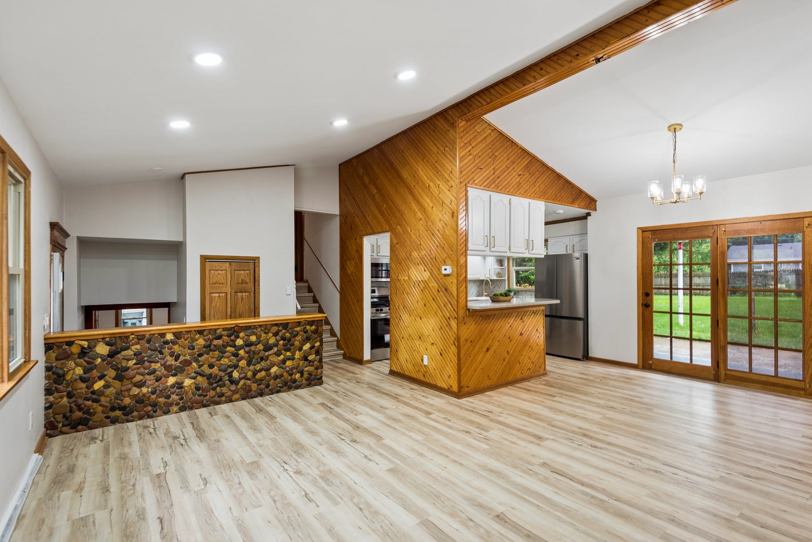 1819 Elmwood Drive