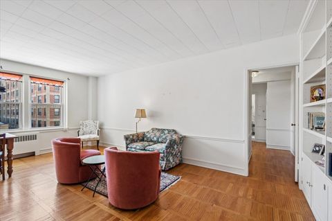 Tiny photo for 1585 Ridge Avenue #410, Evanston, IL 60201 (MLS # 12625718)