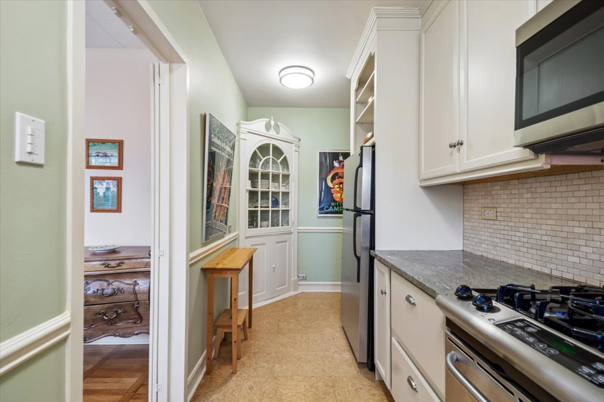 1585 Ridge Avenue 410