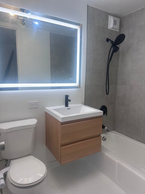 Tiny photo for 2626 N Lakeview Street #2106, Chicago, IL 60614 (MLS # 12477401)