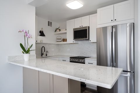 Tiny photo for 2626 N Lakeview Street #2106, Chicago, IL 60614 (MLS # 12477401)