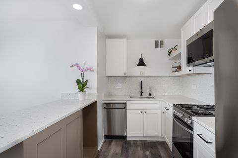 Tiny photo for 2626 N Lakeview Street #2106, Chicago, IL 60614 (MLS # 12477401)