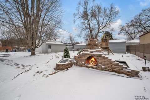 Tiny photo for 521 Spring Avenue, South Elgin, IL 60177 (MLS # 12596618)