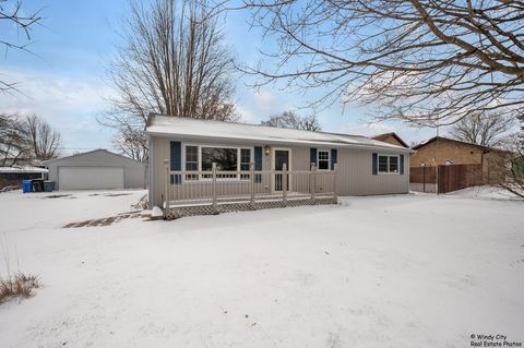 Photo of 521 Spring Avenue, South Elgin, IL 60177 (MLS # 12596618)