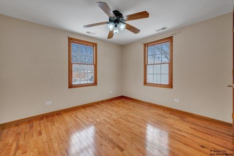 Tiny photo for 521 Spring Avenue, South Elgin, IL 60177 (MLS # 12596618)