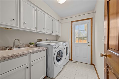 Tiny photo for 979 Millview Drive, Batavia, IL 60510 (MLS # 12586442)