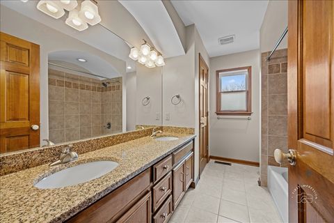 Tiny photo for 979 Millview Drive, Batavia, IL 60510 (MLS # 12586442)