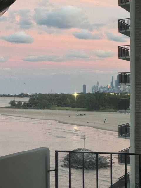 Tiny photo for 6033 N Sheridan Road #7C, Chicago, IL 60660 (MLS # 12556640)