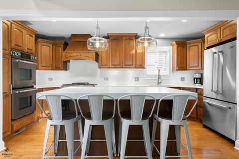 Tiny photo for 5229 Benton Avenue, Downers Grove, IL 60515 (MLS # 12527728)