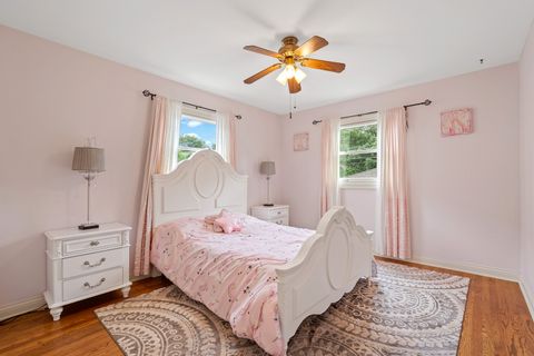 Tiny photo for 5229 Benton Avenue, Downers Grove, IL 60515 (MLS # 12527728)