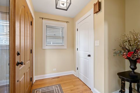 Tiny photo for 5229 Benton Avenue, Downers Grove, IL 60515 (MLS # 12527728)