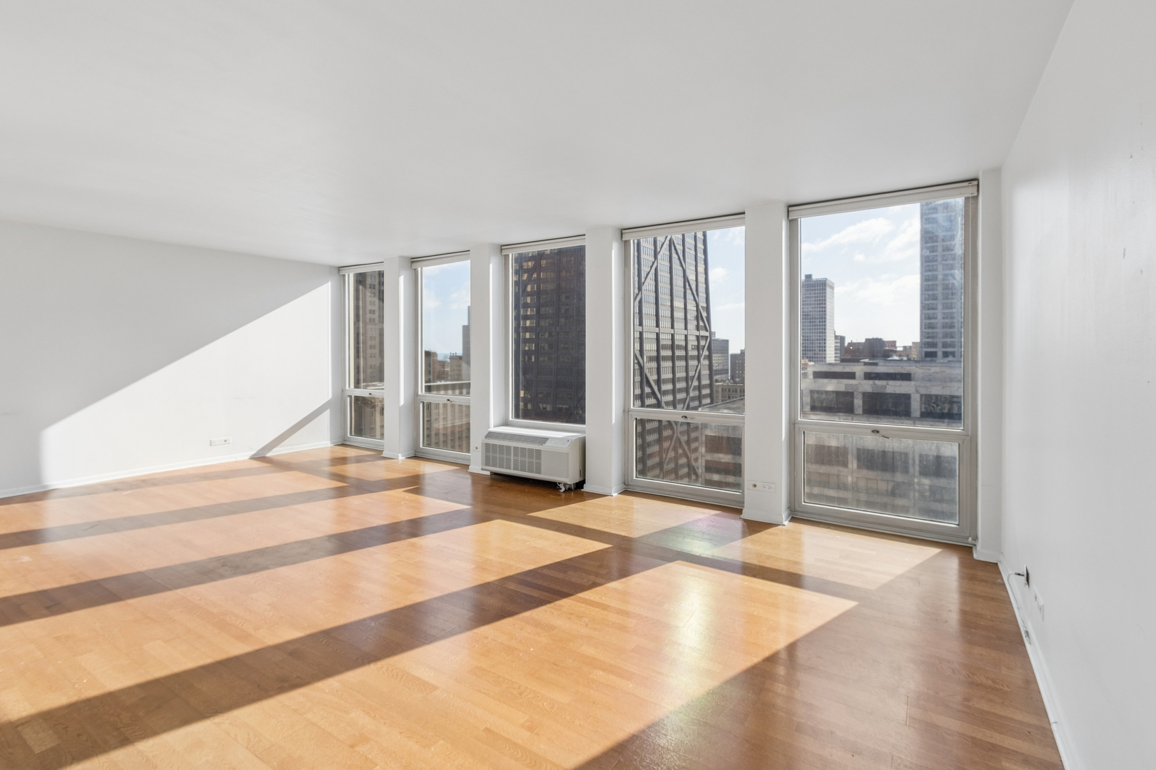 111 E Chestnut Street 25F