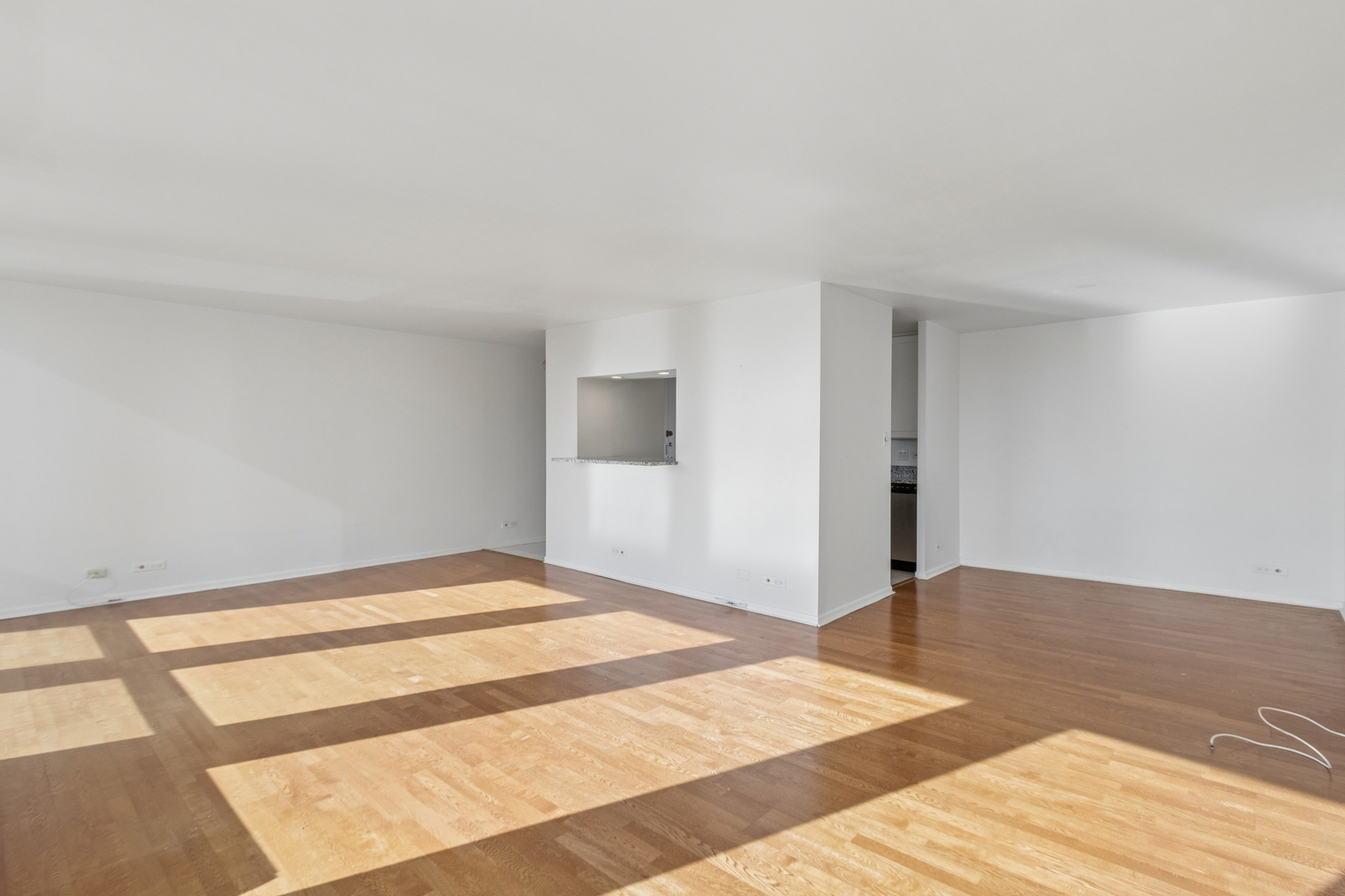 111 E Chestnut Street 25F