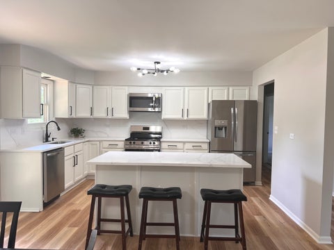Tiny photo for 5312 W Lake Shore Drive W, Oakwood Hills, IL 60013 (MLS # 12769019)