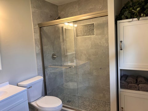 Tiny photo for 5312 W Lake Shore Drive W, Oakwood Hills, IL 60013 (MLS # 12769019)
