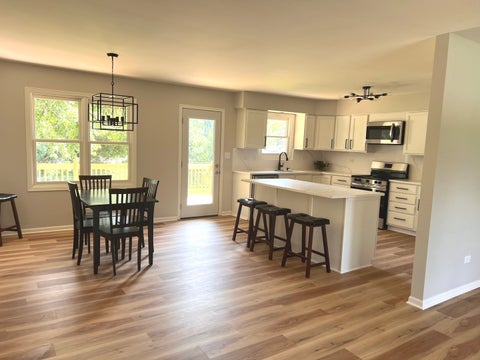 Tiny photo for 5312 W Lake Shore Drive W, Oakwood Hills, IL 60013 (MLS # 12769019)