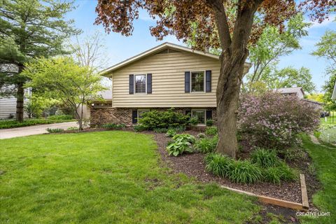 Photo of 712 Westfield Drive, St. Charles, IL 60174 (MLS # 12619464)