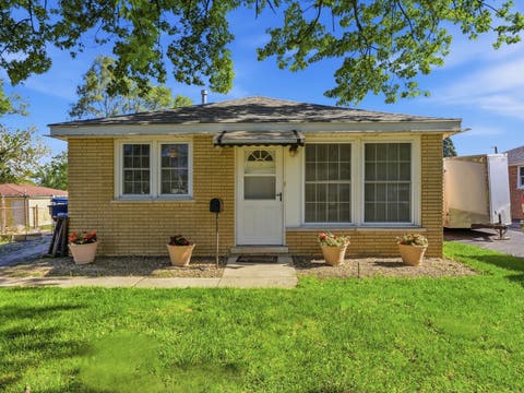 Tiny photo for 7433 W 114th Street, Worth, IL 60482 (MLS # 12654785)