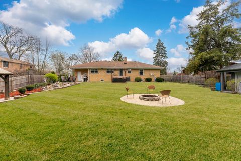 Tiny photo for 16W604 Crest Avenue, Bensenville, IL 60106 (MLS # 12620953)