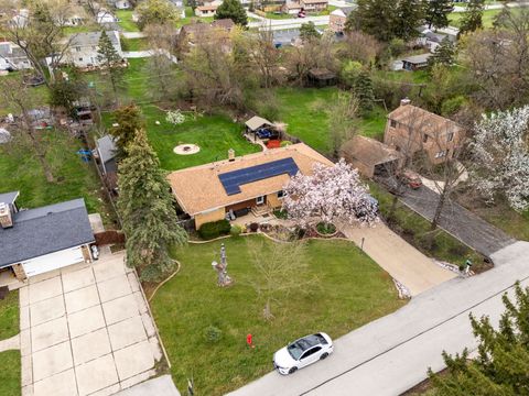 Tiny photo for 16W604 Crest Avenue, Bensenville, IL 60106 (MLS # 12620953)