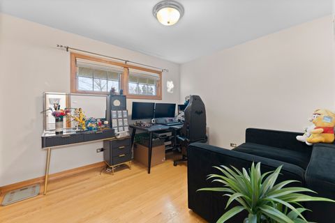 Tiny photo for 16W604 Crest Avenue, Bensenville, IL 60106 (MLS # 12620953)