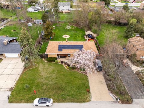Tiny photo for 16W604 Crest Avenue, Bensenville, IL 60106 (MLS # 12620953)