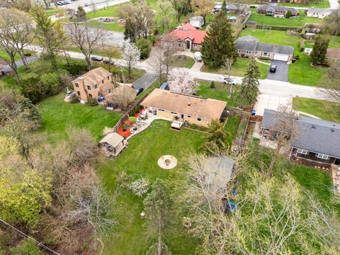 Tiny photo for 16W604 Crest Avenue, Bensenville, IL 60106 (MLS # 12620953)