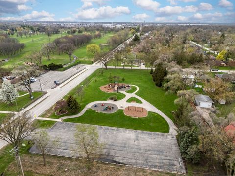 Tiny photo for 16W604 Crest Avenue, Bensenville, IL 60106 (MLS # 12620953)