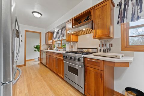 Tiny photo for 16W604 Crest Avenue, Bensenville, IL 60106 (MLS # 12620953)