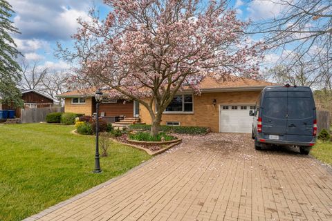 Tiny photo for 16W604 Crest Avenue, Bensenville, IL 60106 (MLS # 12620953)