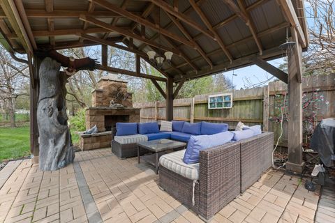 Tiny photo for 16W604 Crest Avenue, Bensenville, IL 60106 (MLS # 12620953)