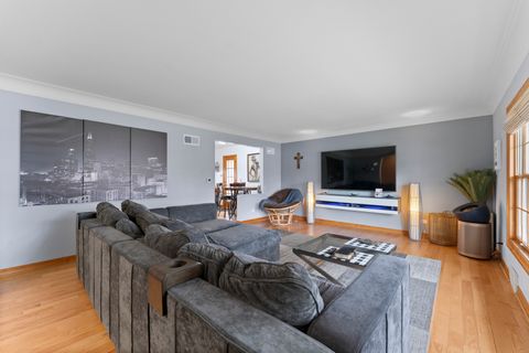 Tiny photo for 16W604 Crest Avenue, Bensenville, IL 60106 (MLS # 12620953)