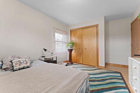 Tiny photo for 16W604 Crest Avenue, Bensenville, IL 60106 (MLS # 12620953)