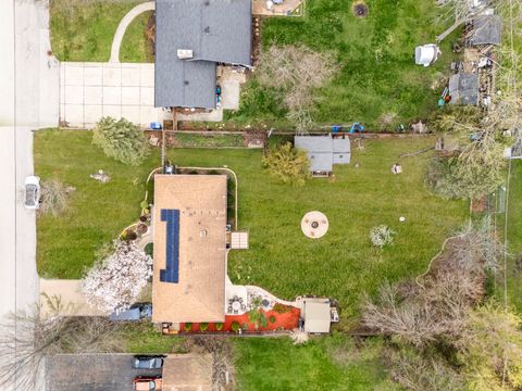 Tiny photo for 16W604 Crest Avenue, Bensenville, IL 60106 (MLS # 12620953)