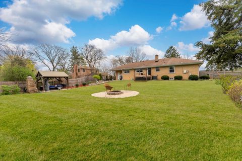 Tiny photo for 16W604 Crest Avenue, Bensenville, IL 60106 (MLS # 12620953)