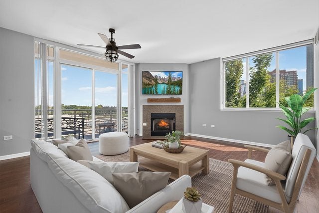 1515 S Prairie Avenue 506