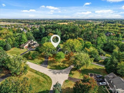 Tiny photo for 40W665 Carriage Court, St. Charles, IL 60175 (MLS # 12480298)