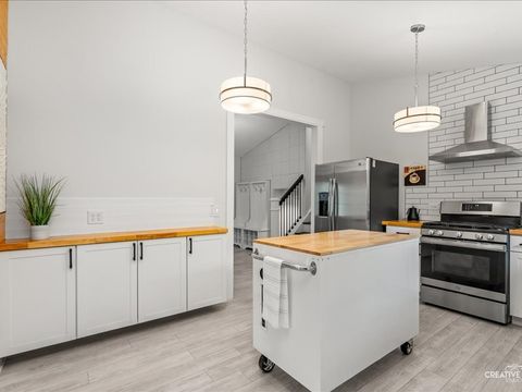 Tiny photo for 40W665 Carriage Court, St. Charles, IL 60175 (MLS # 12480298)