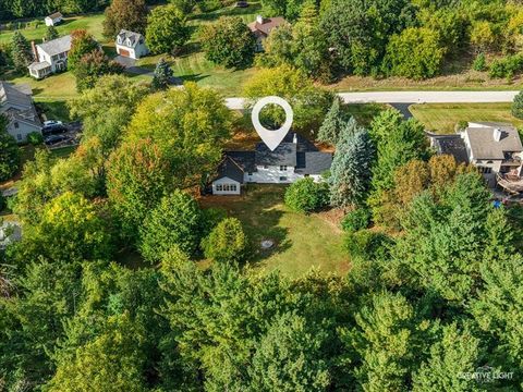 Tiny photo for 40W665 Carriage Court, St. Charles, IL 60175 (MLS # 12480298)