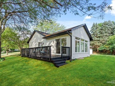 Tiny photo for 40W665 Carriage Court, St. Charles, IL 60175 (MLS # 12480298)