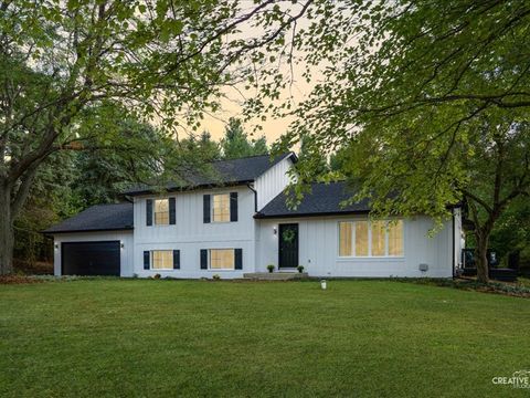 Tiny photo for 40W665 Carriage Court, St. Charles, IL 60175 (MLS # 12480298)