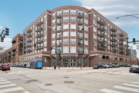 Photo of 1000 W Adams Street #817, Chicago, IL 60607 (MLS # 12462150)