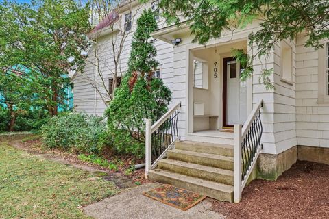 Tiny photo for 705 W Michigan Avenue, Urbana, IL 61801 (MLS # 12603033)